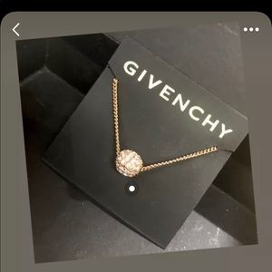 necklace good condition
